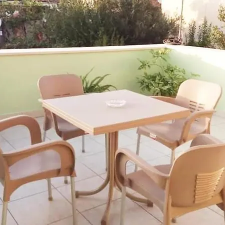Guest house Zadeja *